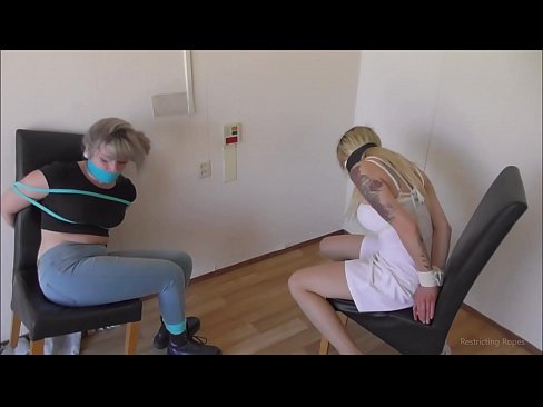 ❤️ مدمن / مقيد ومكمم / الفتاة في محنة عند٪ ar.pornofilmtv.ru٪
